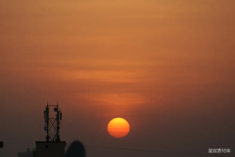 高清摄影 夕阳 城市 建筑 自然 宁静 夕阳下的城市剪影