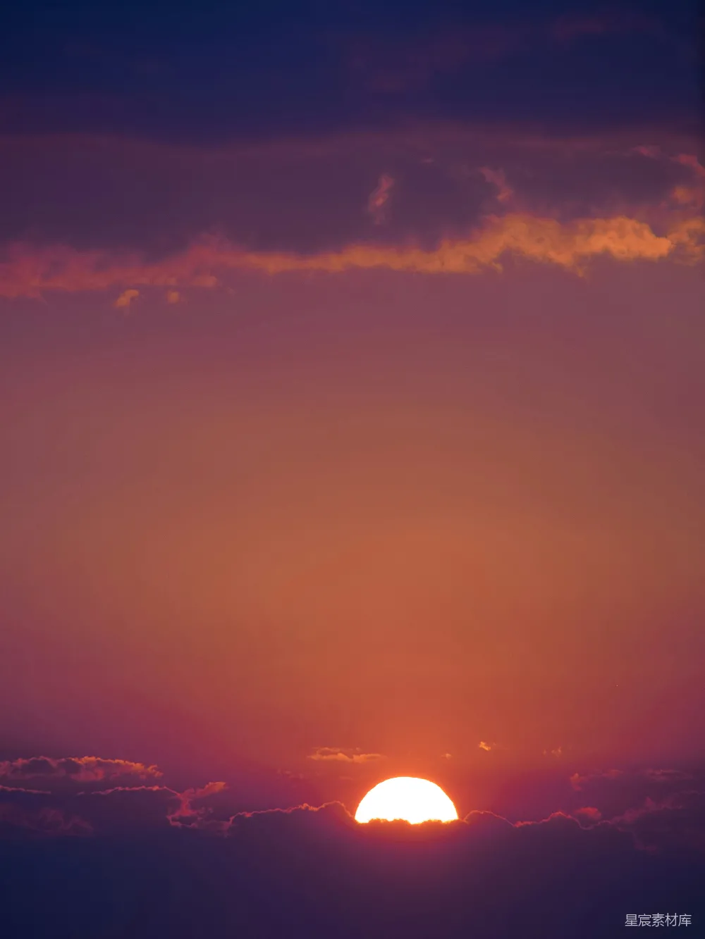 高清摄影 日落 天空 自然风光 宁静 日出日落 绚丽的夕阳