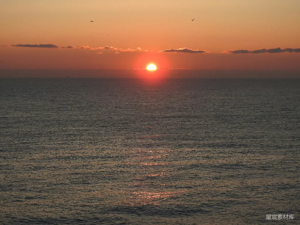 高清摄影 日落 海景 宁静 自然 风景 日落海面的宁静时刻