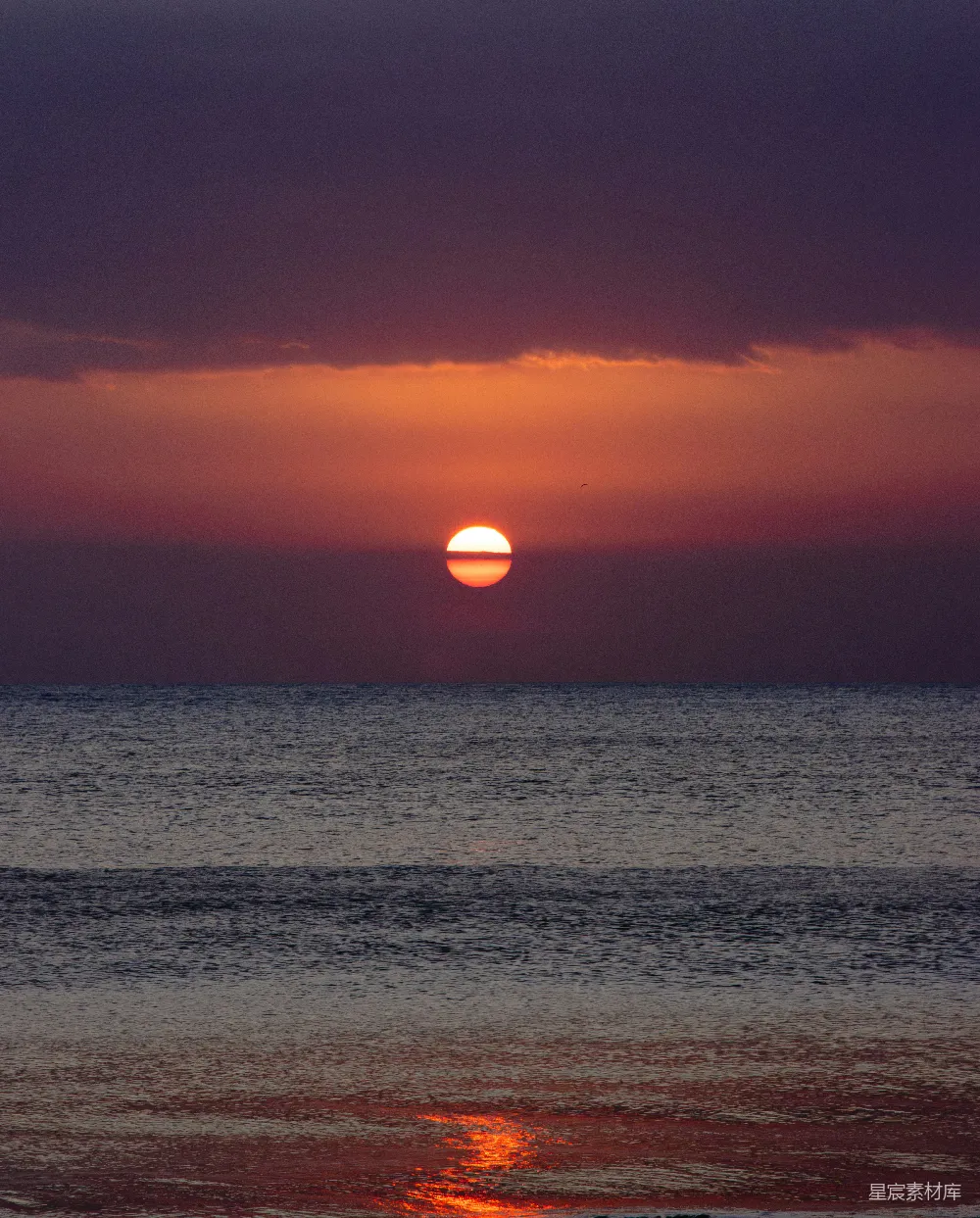 高清摄影 夕阳 海景 宁静 自然 日落 夕阳下的海景