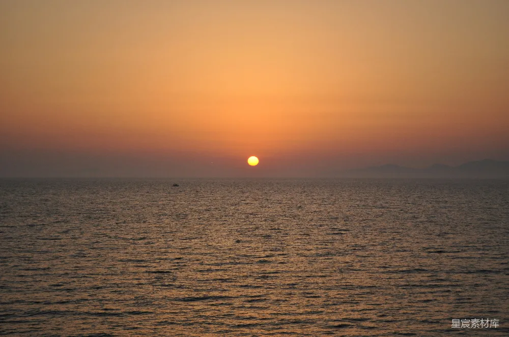 高清摄影 日落 海洋 宁静 自然风光 旅行 夕阳下的宁静海景