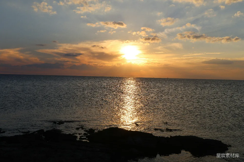 高清摄影 夕阳 海景 宁静 自然风光 日落 夕阳下的海景
