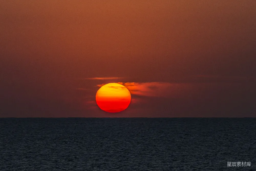 高清摄影 日落 自然风光 宁静 海洋 黄昏 夕阳下的海平线