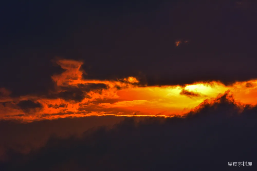高清摄影 夕阳 云彩 自然风光 宁静 景观 夕阳余晖染云天