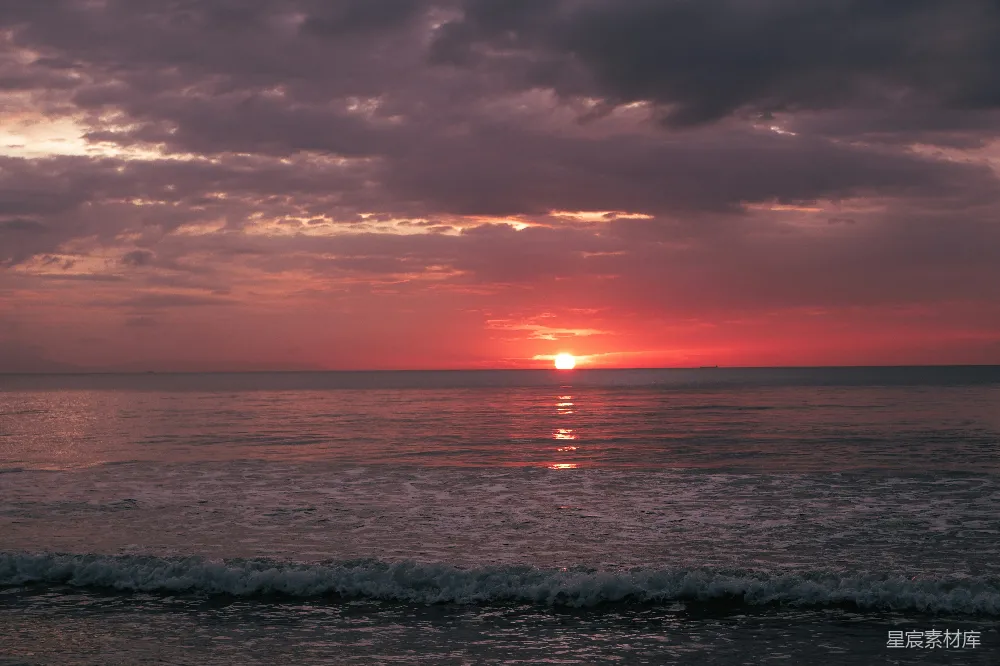 高清摄影 日落 海景 自然风光 宁静 浪漫 日落时的海浪