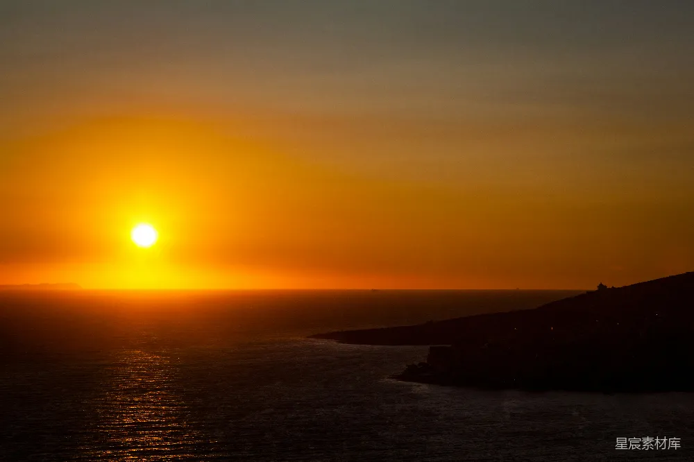 高清摄影 日落 海景 宁静 自然美景 海岸线 夕阳下的海景