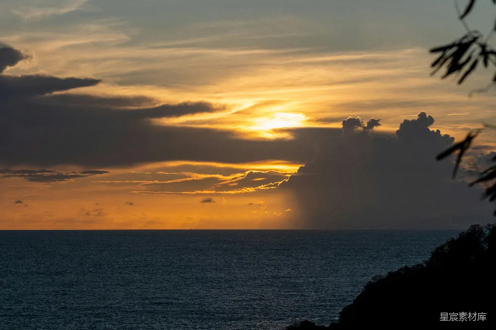 高清摄影 日落 海景 自然风光 宁静 户外 夕阳下的海景