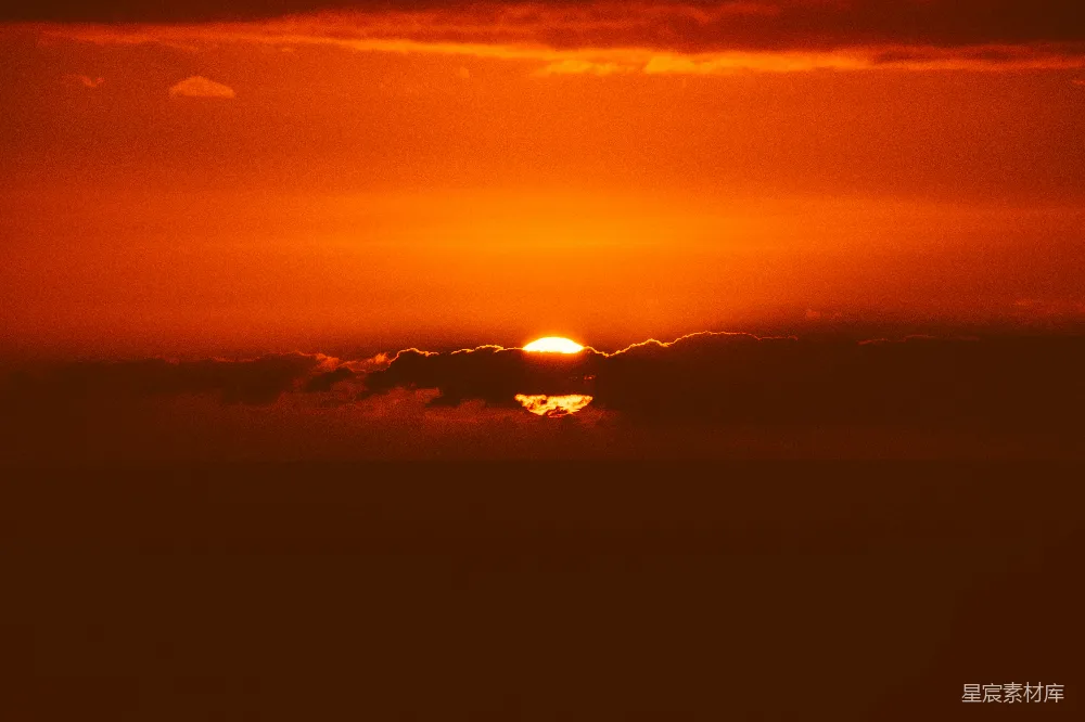 高清摄影 夕阳 云层 天空 自然景观 宁静 夕阳西下