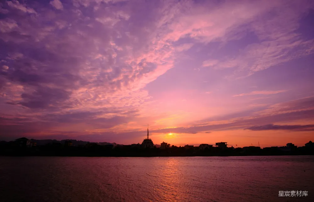 高清摄影 夕阳 河流 宁静 城市 自然 夕阳下的宁静河岸