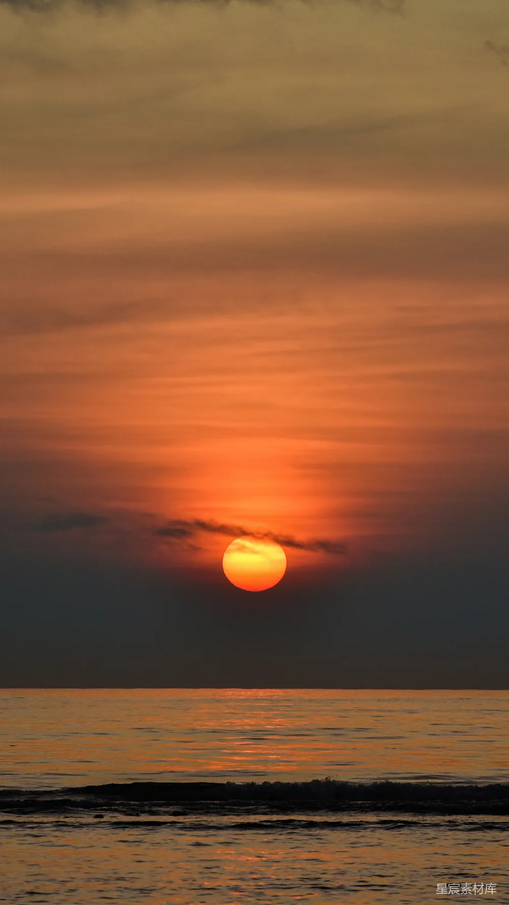 高清摄影 日落 海景 自然风光 宁静 美丽 海面上的夕阳