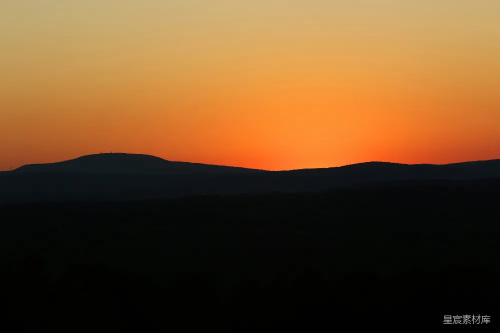 高清摄影 日落 山峦 自然风光 宁静 夕阳 夕阳下的山峦轮廓