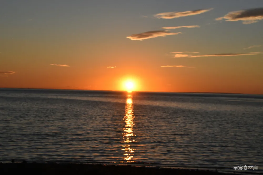 高清摄影 夕阳 海景 宁静 自然 旅行 夕阳下的海平面