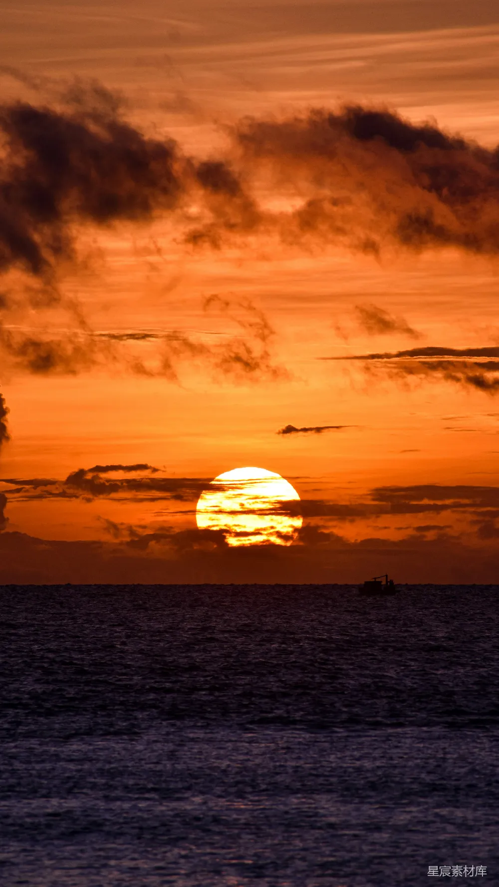 高清摄影 夕阳 海景 宁静 自然风光 日落 夕阳下的宁静海景