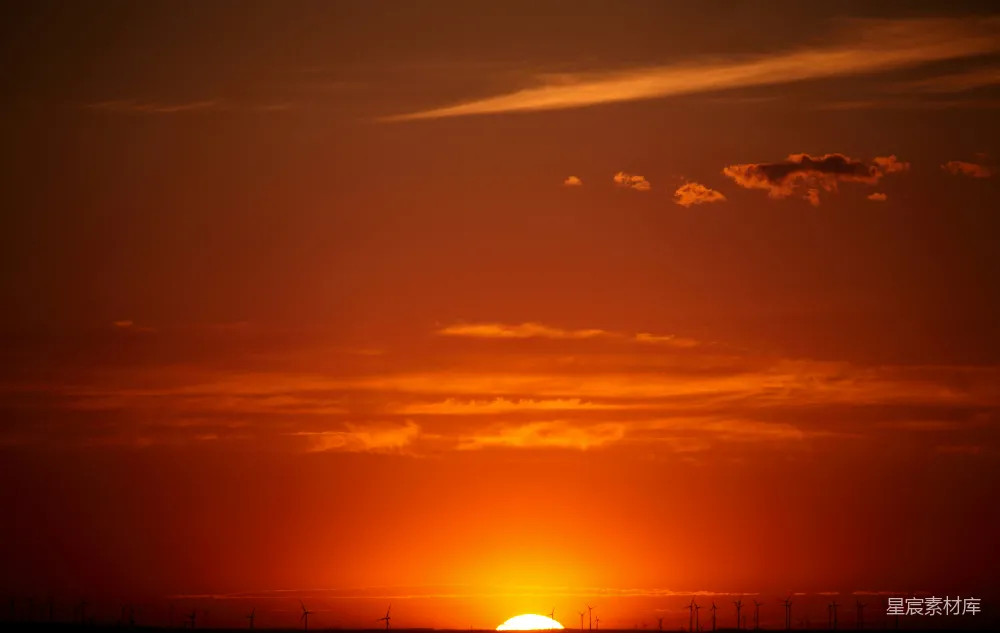 高清摄影 风景 自然 日落 能源 环保 夕阳下的风车群