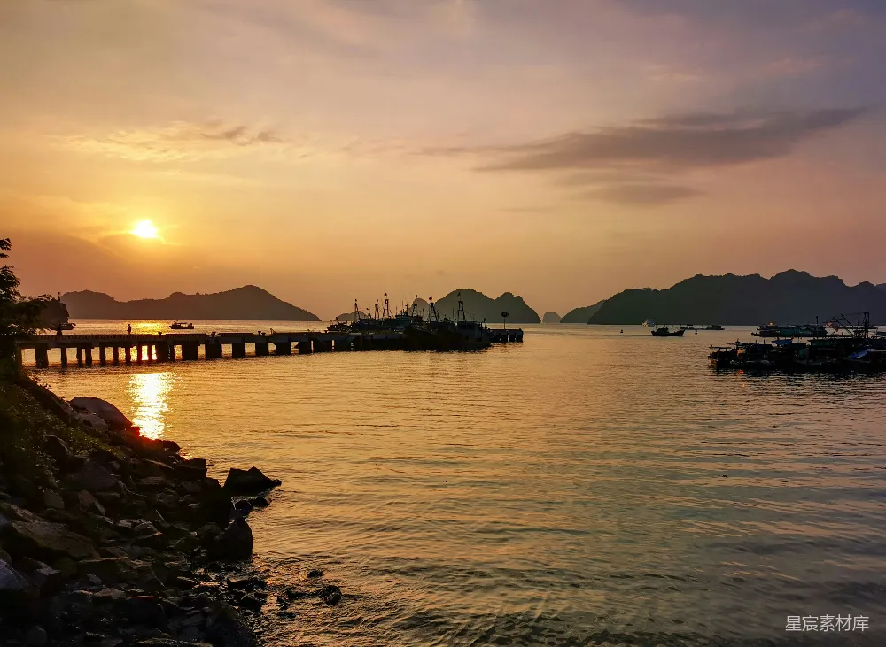 高清摄影 夕阳 渔港 宁静 自然 风景 夕阳下的渔港
