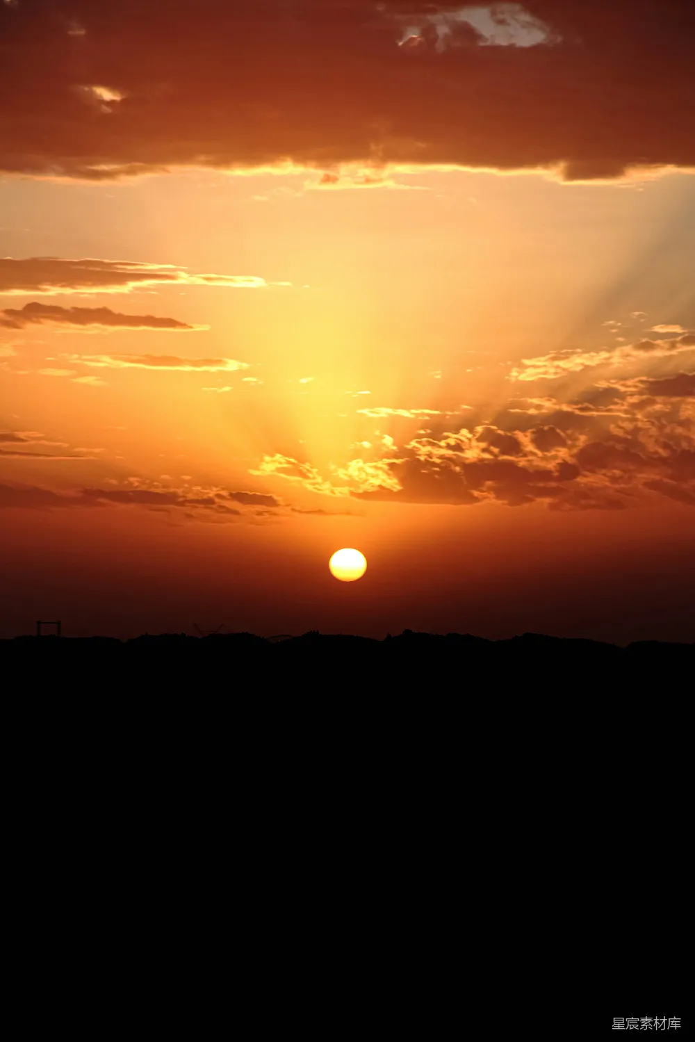 高清摄影 夕阳 云层 自然风光 宁静 日落 落日余晖