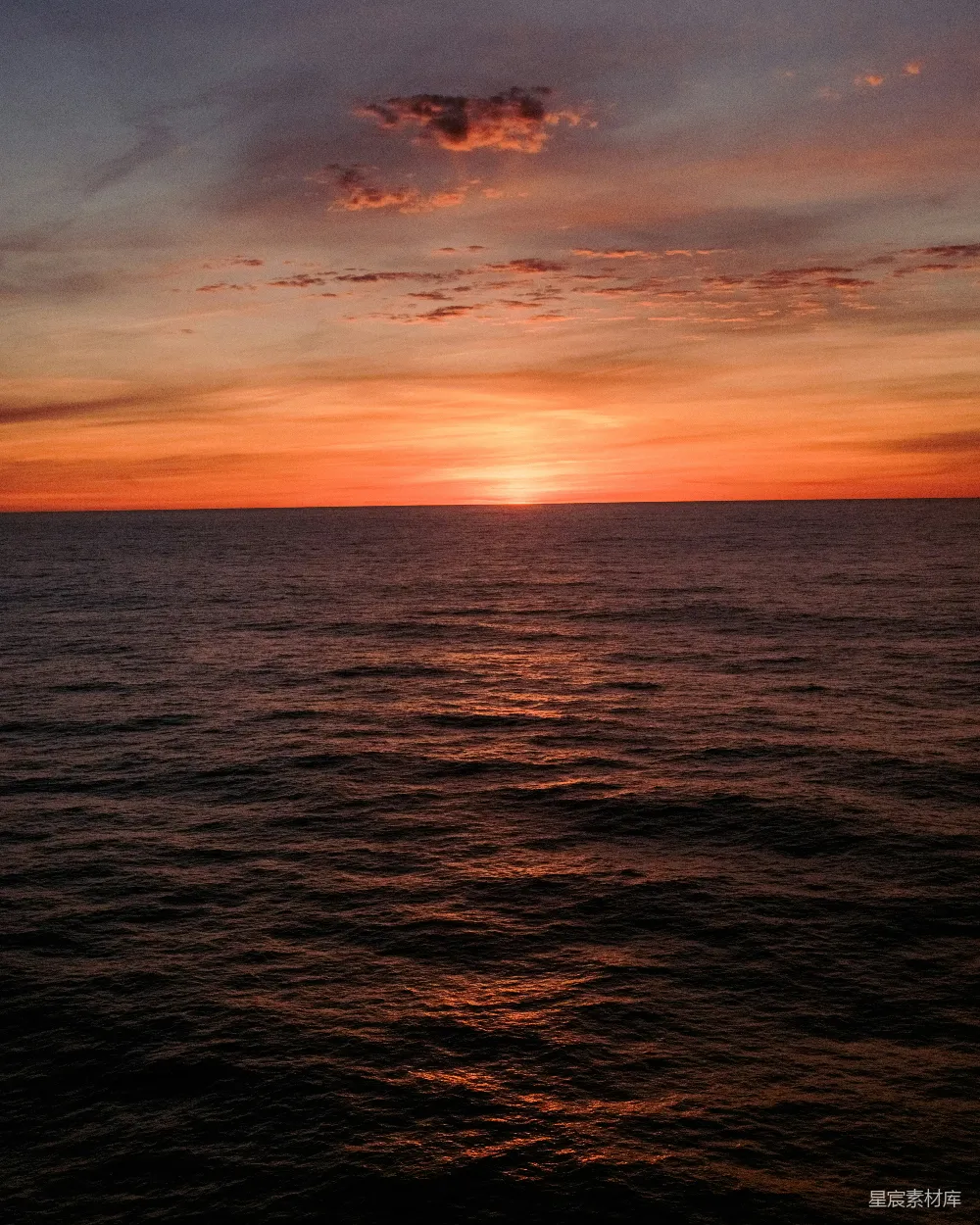 高清摄影 海景 日落 自然风光 宁静 黄昏 海上的日落