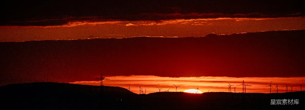 高清摄影 夕阳 风力发电 能源 自然风光 环保 夕阳下的风力发电站
