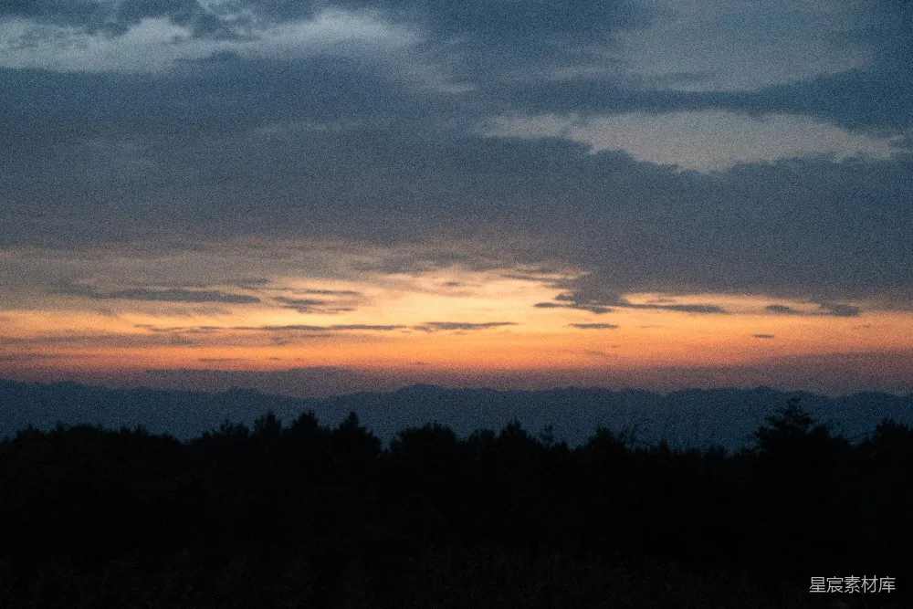高清摄影 日落 山景 宁静 自然 风景 日落时分的山野