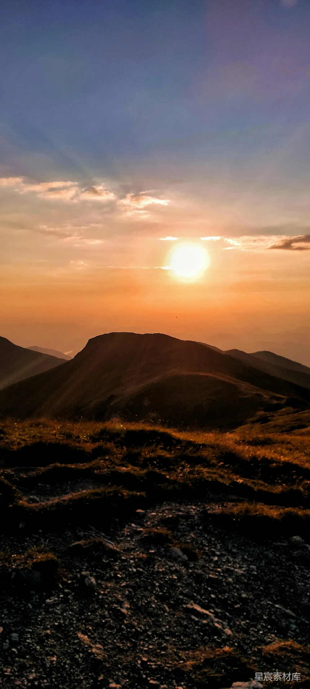 高清摄影 日落 山景 自然风光 宁静 户外 夕阳下的山峰