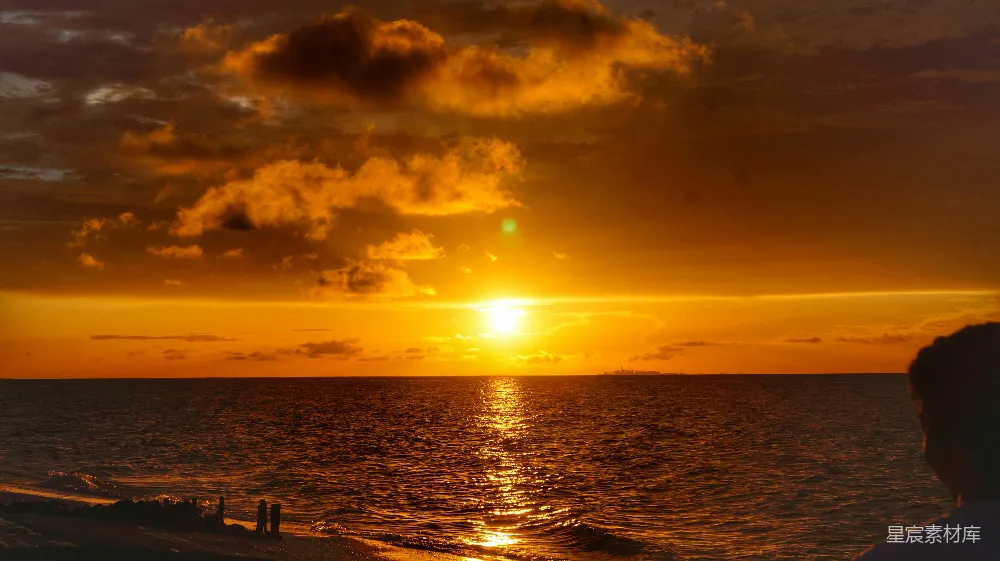 高清摄影 日落 海滨 剪影 自然 宁静 夕阳下的海滨剪影