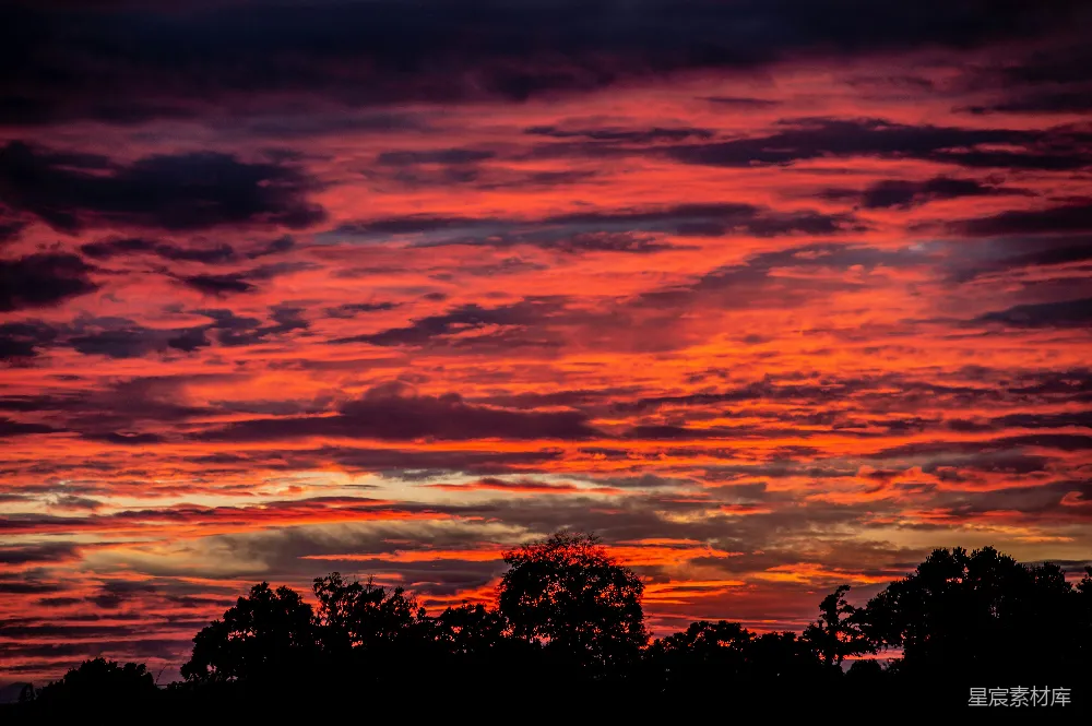 高清摄影 夕阳 天空 自然美景 日落 宁静 夕阳下的天空