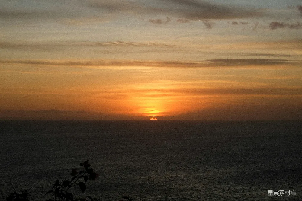 高清摄影 夕阳 海景 宁静 自然 美景 夕阳下的海景