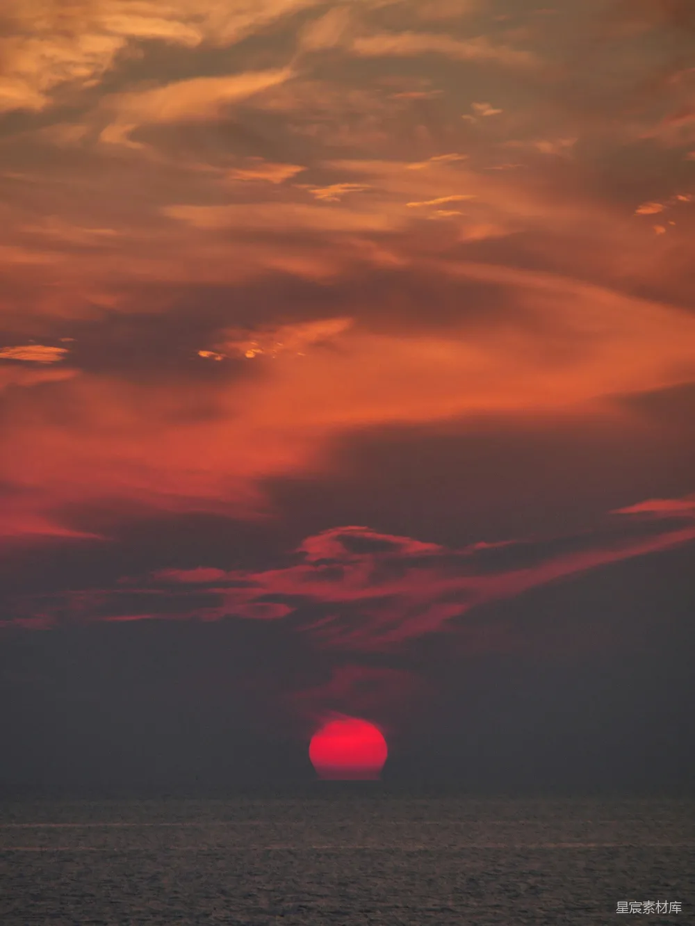 高清摄影 夕阳 海景 自然 宁静 日落 海平面上的夕阳