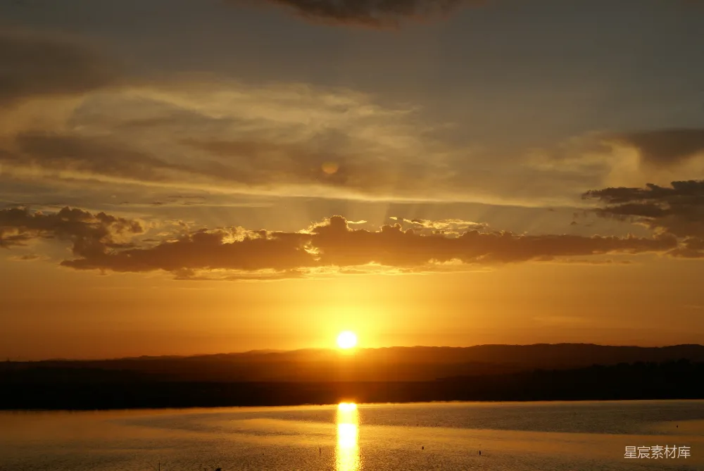 高清摄影 夕阳 湖景 宁静 自然 风景 夕阳下的宁静湖景
