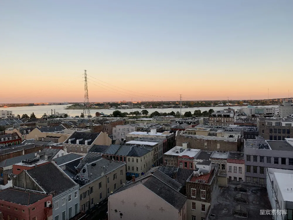 高清摄影 城市 日落 建筑 河流 自然 夕阳下的城市全景