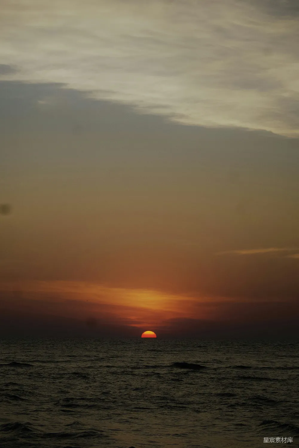 高清摄影 夕阳 海景 宁静 自然 日落 海平面上的夕阳
