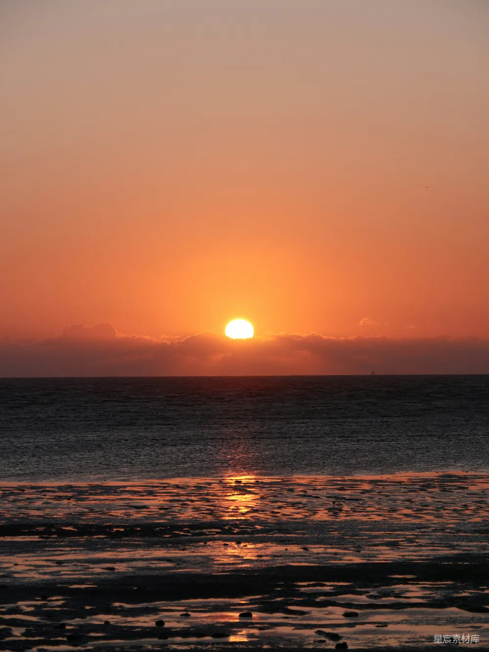 高清摄影 日落 海洋 宁静 自然美景 夕阳 海平面上的日落