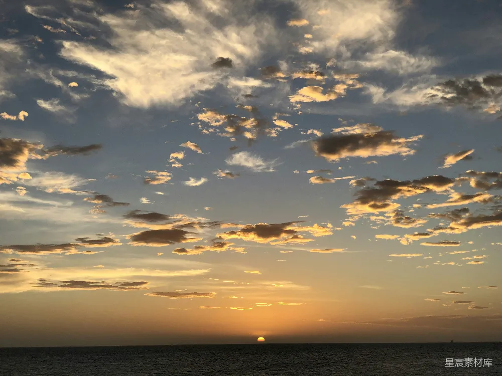 高清摄影 日落 海洋 天空 自然景观 宁静 夕阳下的海平线