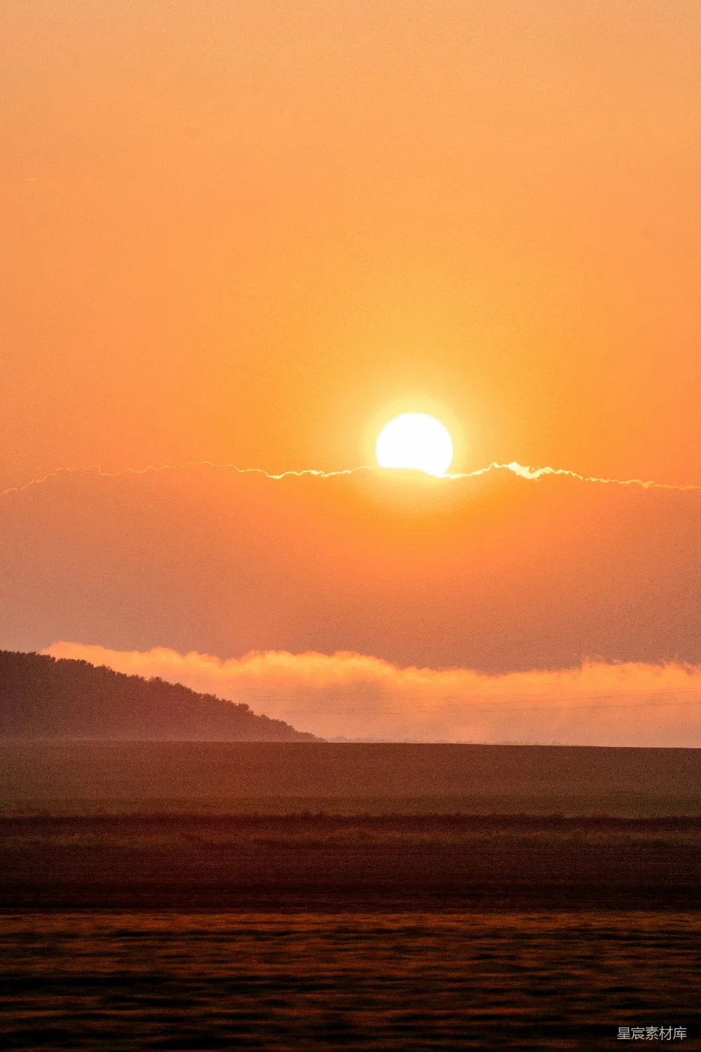 高清摄影 夕阳 田野 宁静 自然 风景 夕阳西下，宁静的田野