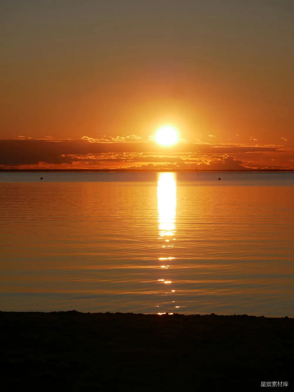 高清摄影 夕阳 海面 宁静 自然美景 日落 夕阳下的宁静海面
