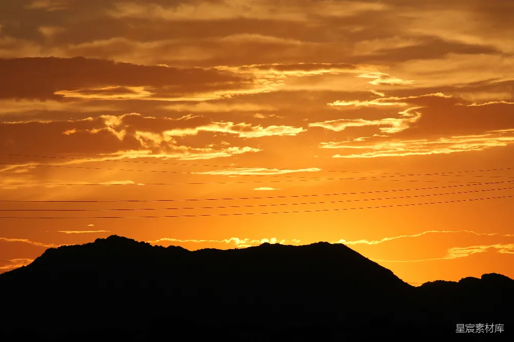 高清摄影 夕阳 山影 自然风光 宁静 风景 夕阳下的山影