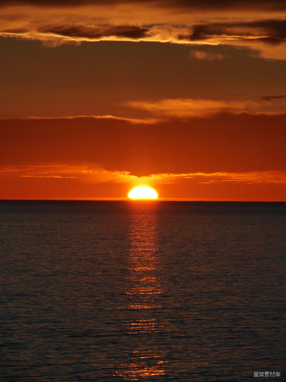 高清摄影 日落 海景 自然风光 宁静 夕阳 海上的日落