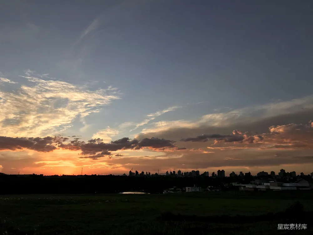 高清摄影 城市 日落 宁静 天空 城市景观 城市日落下的宁静