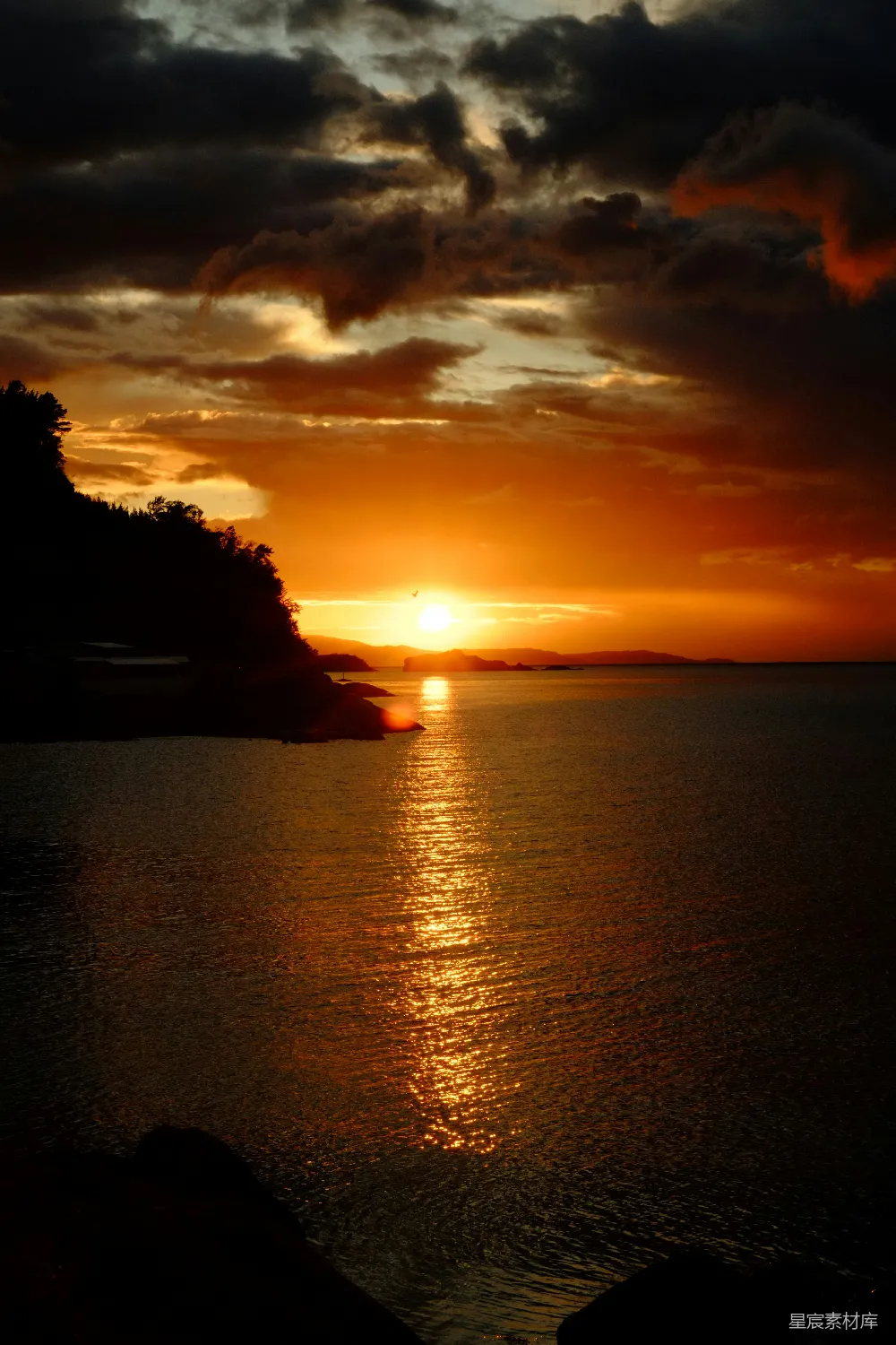 高清摄影 夕阳 海景 宁静 自然风光 日落 夕阳下的宁静海景