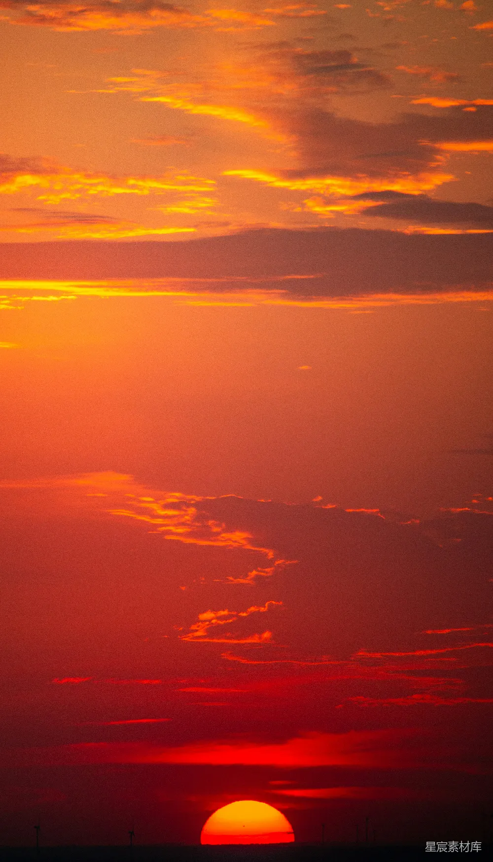 高清摄影 夕阳 云海 自然美景 宁静 日落 夕阳西下，云海壮观