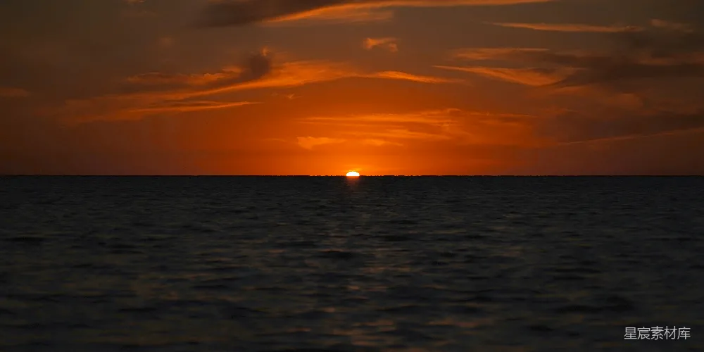 高清摄影 日落 海景 宁静 自然风光 平静 夕阳下的宁静海面