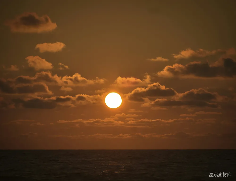 高清摄影 日落 海洋 云彩 宁静 自然 夕阳下的海景