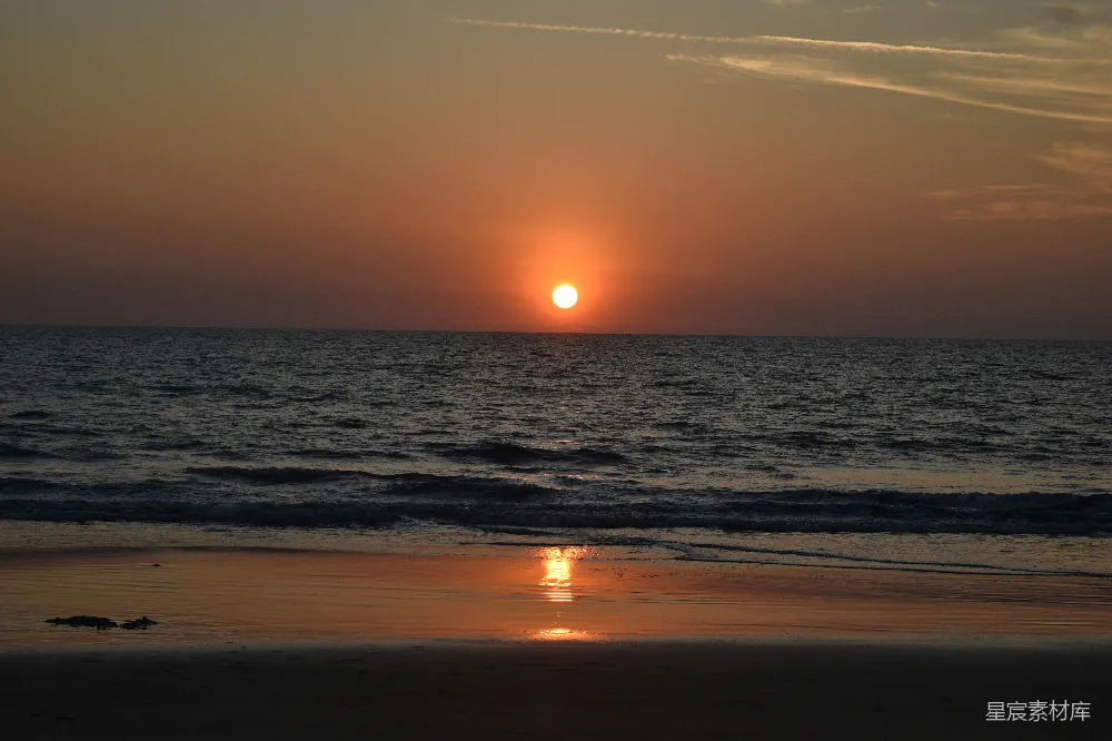 高清摄影 夕阳 海滩 宁静 自然美景 日落 夕阳西下，海滩宁静