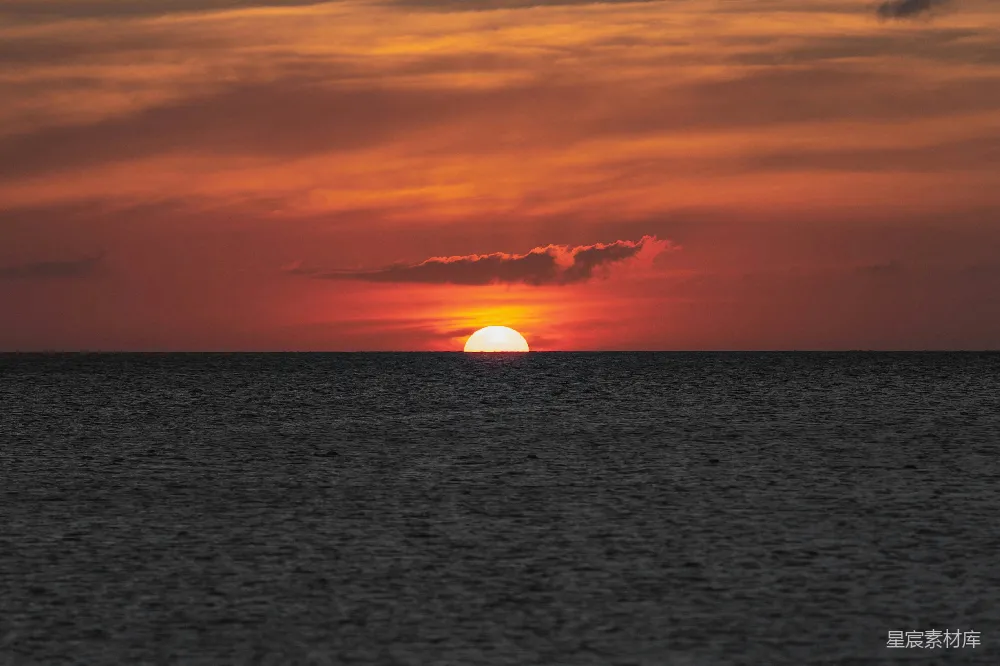 高清摄影 夕阳 海景 自然风光 宁静 日落 夕阳下的海景