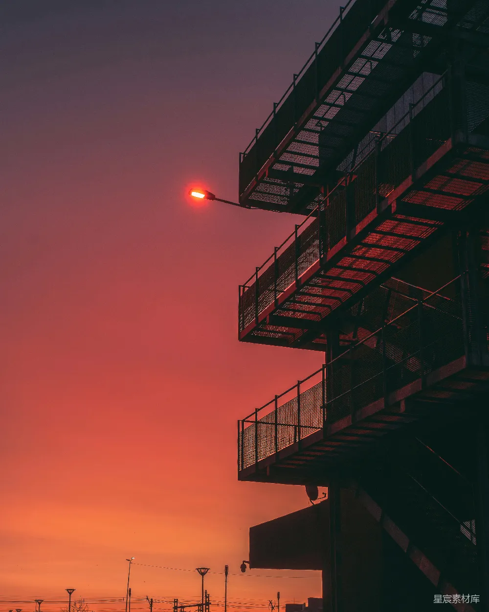 高清摄影 夕阳 工业 阶梯 城市 建筑 夕阳下的工业阶梯