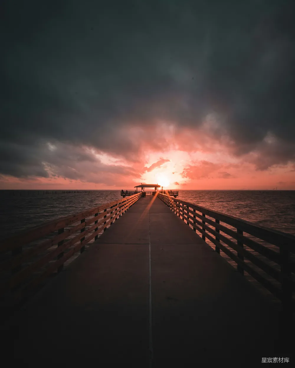 高清摄影 夕阳 码头 宁静 自然 风景 夕阳下的码头