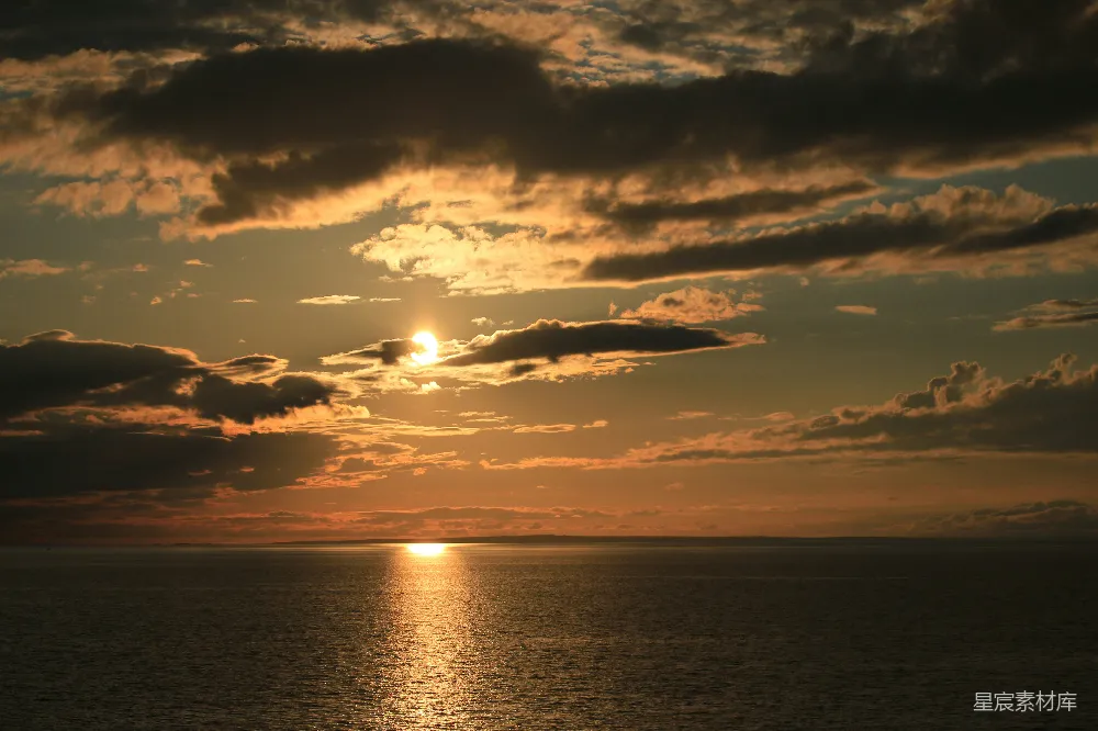 高清摄影 夕阳 海景 自然风光 宁静 日落 海天一色的夕阳美景