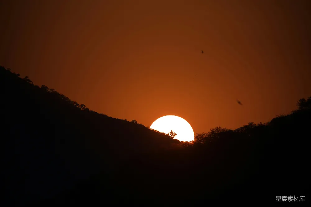 高清摄影 夕阳 山景 自然风光 宁静 日落 夕阳山景