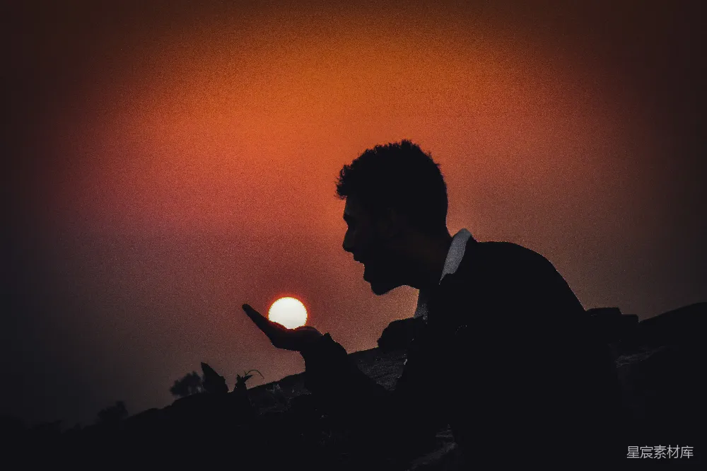 高清摄影 日落 剪影 自然 宁静 情感 日落时分的剪影：手捧夕阳