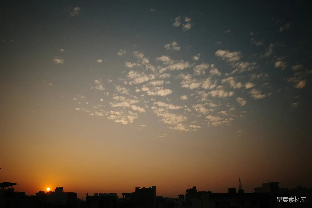 高清摄影 日落 城市 天空 自然 宁静 夕阳下的城市剪影